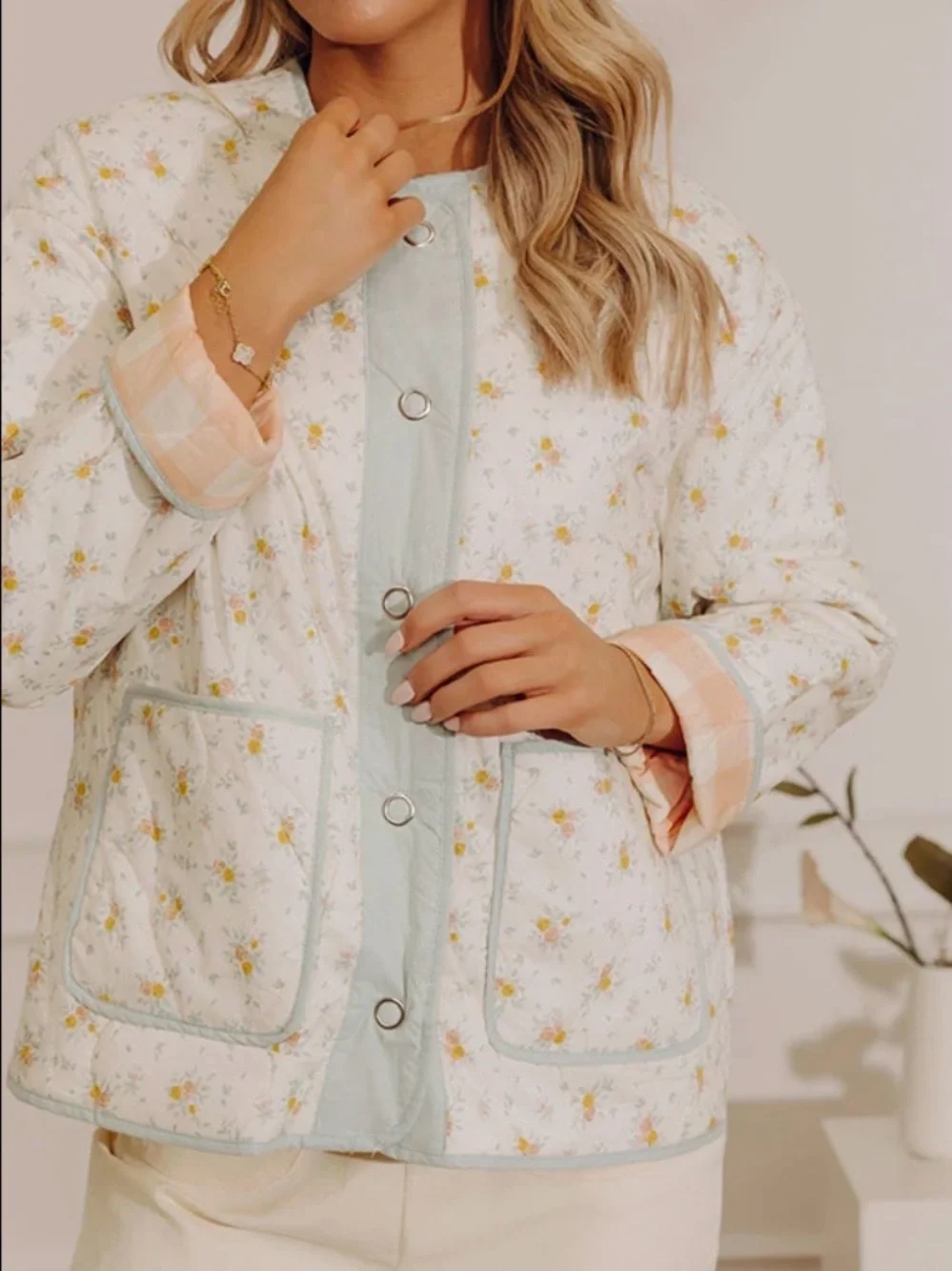 Quilted Floral Button-Front Pajama Jacket - White with Yellow Floral Sz L PTP 25